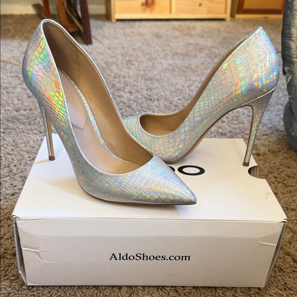 Aldo Silver Iridescent Heels. Size 7.5